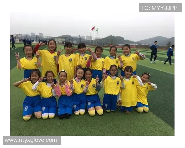 广州足球队的奋进之路:从默默无闻到辉煌成就的纪实探索 广州足球队的奋进之路:从默默无闻到辉煌成就的纪实探索