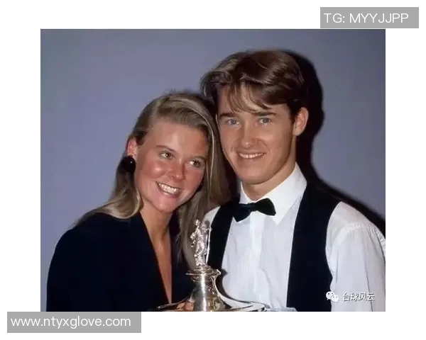 足球明星与重庆女友的浪漫故事揭示了爱情与梦想的交织之美 足球明星与重庆女友的浪漫故事揭示了爱情与梦想的交织之美