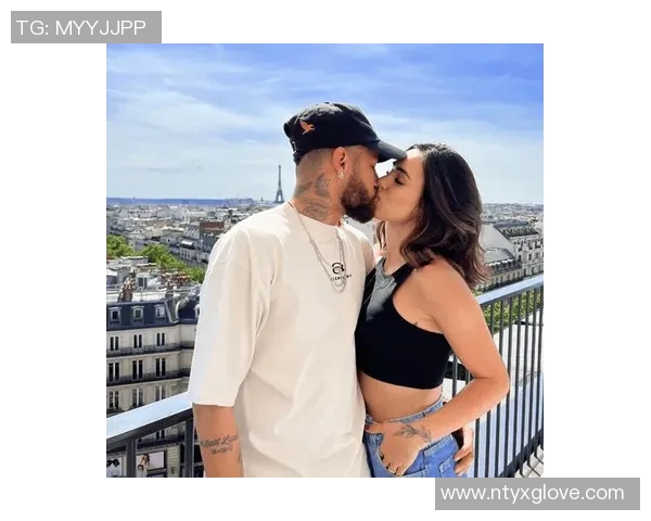 女名媛与足球明星的浪漫交集揭示了奢华生活背后的真实情感与挑战