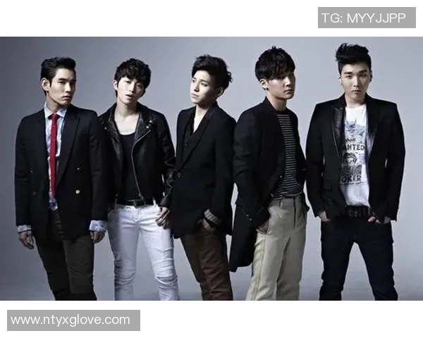 挪威足球明星魅力四射帅气形象揭秘与成就回顾